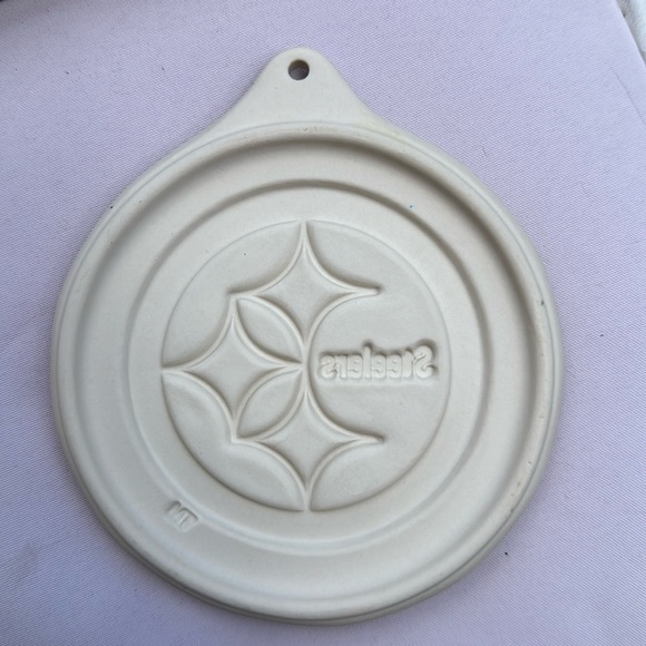 NWOT Pittsburgh Steelers NFL Pfaltzgraff
5" Cookie Mold VINTAGE RARE - Picture 4 of 11
